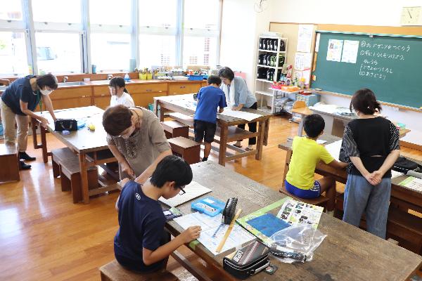 学校応援隊：ミシン