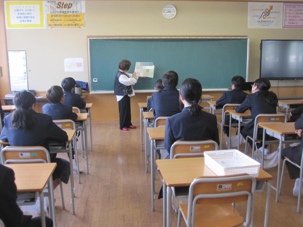 「すずらんの会」による読み聞かせ1